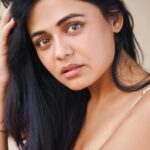 Prarthana Behere Instagram - New me …. ❤️ 📸 @munnasphotography 👗 @styledbyshakti 💄 @shinejanarthanan 💇‍♀️ @ishansupriyamilind 📖 @sakshi_salvi #lifeisbeautiful #newme #newyear #newlook #newphotoshoot #happiness #happyme💜 #💕♾️