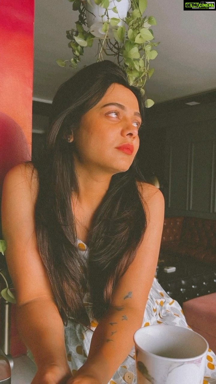 Prarthana Behere Instagram - sunset and coffee… 🤎🧡♾️ . #sunset #sunset_vision #song #love #lifeisbeautiful #happiness #mood #coffeelove