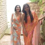 Prarthana Behere Instagram - INTRODUCING We नारी ..... 1st look. Orange colour- The colour that gives you hope that the sun will set only to rise again. Saree 1 :- referenced as WNO 1A, features a delightful chiffon fabric adorned with self-sequencing and an enchanting orange flower motif, creating a perfect blend of tradition and modernity. Saree 2 :- WNO 1B, crafted from luxurious satin silk. Its graceful orange base serves as a canvas for the captivating pink flower motifs, adding a touch of sophistication to your Navratri celebrations. SAREES ARE EXCLUSIVELY AVAILABLE IN KASAB STORE ,THANE from DUSHERA 😇🙏🏻💜 Special thanks to the team: Manager: @sakshi_stylist Shoot managed and designed By : @jizajewellerystudio 🙏🏻 Mua @mua_prachisabale 😘 Jewellery @jizajewellerystudio 😍 Captured by @gauravk6677 @akshaykumbhar_photography❤️ Draping by @nilam_art1687 🤩 location @bambooandbricksresort 😇 #prarthanabehere #pallavibhide #weनारि #wenaari #wenaarisaree #benaariwenaari #benaari #happiness💕 #newbrand #sareebrand #sareecollection #oursareestory #sareelove #sareelover #saree #wethewomen #sareestyle #bappamorya🙏