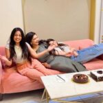 Prarthana Behere Instagram - Okay, so as the last reel reached 1 Million, Sharing another edit… let’s say the last video was a blooper 🤪 #sonaleekulkarni #prarthanabehere #bhagyashrigupte #reel #fun #friendship #dermavilla #madgirls #trio #love #crazy #bffs #friendshipgoals #trendingreels Dermavilla