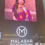 Prarthana Behere Instagram - Namaskar everyone! Immensely happy and equally proud to be launching Maharashtrian style jewellery in Dubai at @malabargoldanddiamonds And now This exclusive Mangalsutra collection will be available at all Malabar Gold and Diamonds store in GCC, Singapore, Malaysia, USA & UK. #malabargoldanddiamonds #prarthanabehere #dubai Sarees by : @kasab_thane