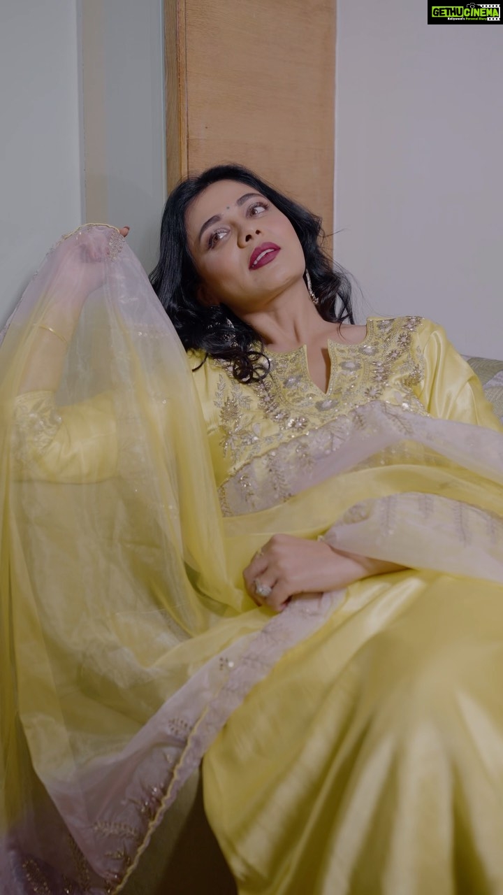 Prarthana Behere Instagram - And this is for @redbulbmusicofficial Listening this song in loop ๐ . Styling @sakshi_stylist Mua @visagemakeover Hair @hairandmakeupbyradhe Outfit @rinckeeparakhofficial Jewellery @jizajewellerystudio VC @gauravk6677