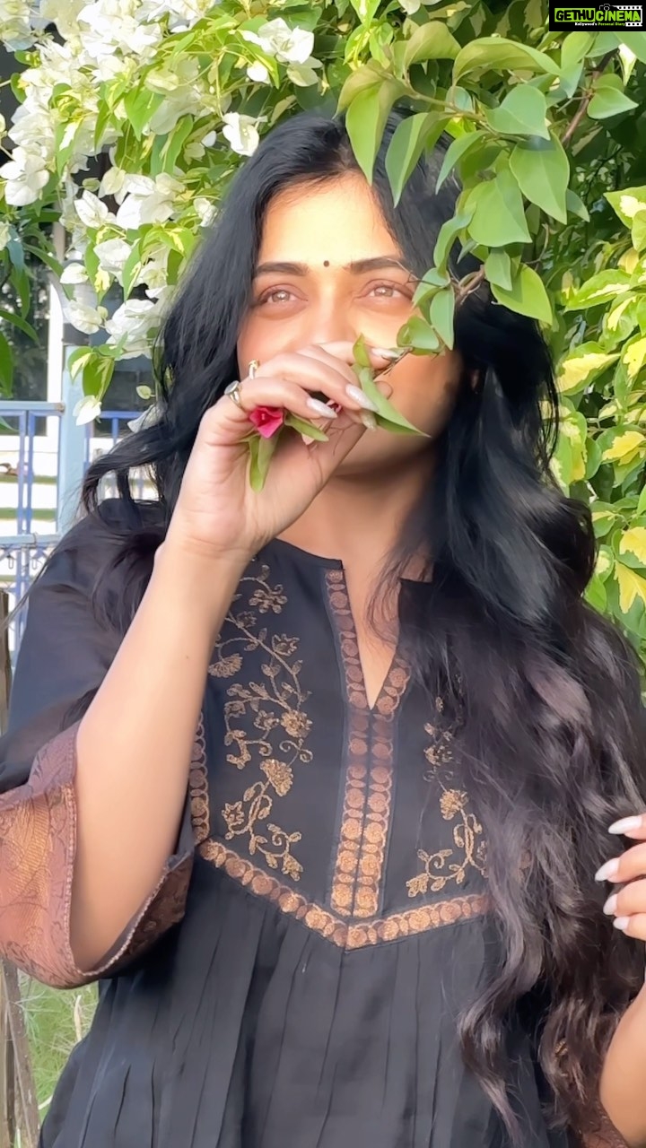 Prarthana Behere Instagram - 💕♾️ . #happyme #songoftheday #uff #mood #happiness💕