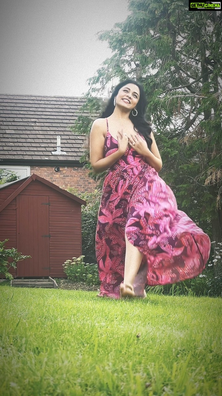 Prarthana Behere Instagram - 💕♾️…. वही पे कही हम तुमसे मिलेंगे #happiness💕 #lifeisbeautiful #happyme #💕♾️ Video by @mj___166 London, United Kingdom