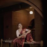 Prarthana Behere Instagram - बाई गं कसं करमत न्हाई गं !!!!!! 🤍♾️ . What a song !😍 @ajayatulofficial @oakprasad @amrutakhanvilkar @adinathkothare @planet.marathi @akshaybardapurkar . Makeup By:- @mua_prachisabale Jewellery By:- @jizajewellerystudio Video @pscreativefactory Photographer:- @gauravk6677 Outfit @zartaricouture Location @sumbaran_mystic Shoot organised by @jizajewellerystudio #prarthanabehere #maharathrianlook #saree #nauwarisaree #nath