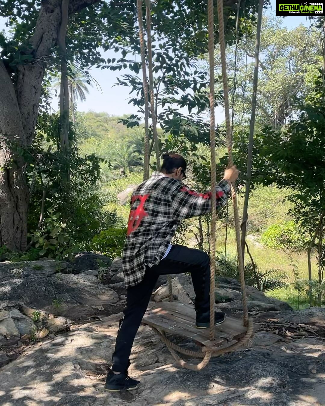 Prateik Babbar Instagram - 🍃 Chunda Shikar Oudi