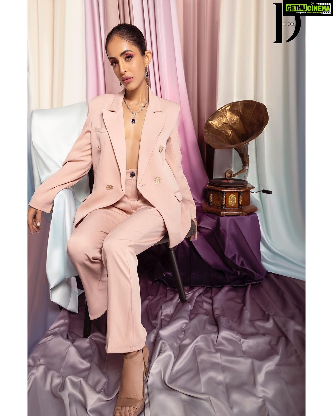 Priya Banerjee Instagram - Channelling my inner Boss Barbie ๐ Magazine @thedoormagazine Featuring @priyabanerjee Photographer & Creative Director - @dhruv_vohraphotography Editor at Large & Fashion Director - @jennet_david_william Makeup & Hair - @ankitamanwanimakeupandhair Assistant Stylist - @sreevardhan_keto Assistant Photographer - @b.runphotography Artist management @bling_entertainment Studio @blackframesstudios Post production - @rahuleditingstudio Outfit @shop.dlanxa Bag @perked.in Jewelry @sollakdesigns Background curtains @drape_story #thedoormagazine #priyabanerjee
