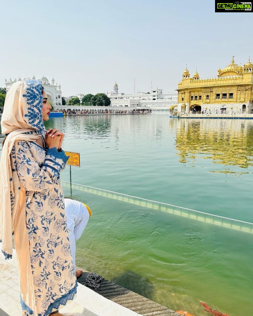 Priya Banerjee Instagram - Ik Onkar 🪯 #gratitude 🙏🏻 Golden Temple, Amritsar, India