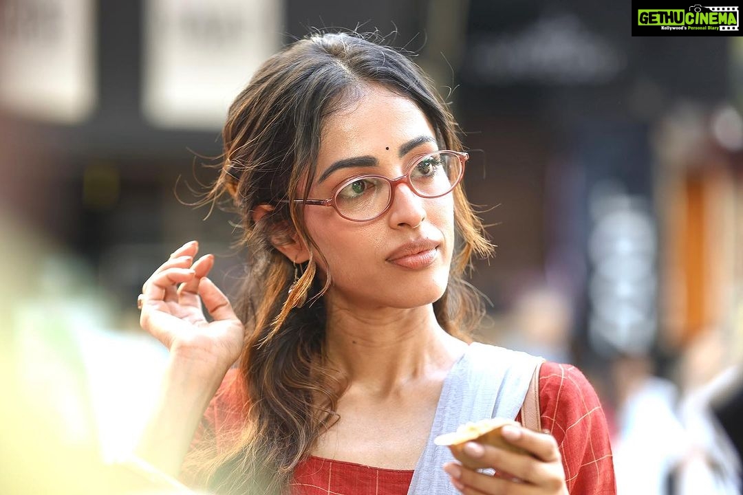 Priya Banerjee Instagram - Tapping into a side of me that no one has explored before. Loved working with @pratimdgupta on my first ever Bengali feature film Chaalchitro - The Frame Fatale. Heart filled with gratitude 🙏🏻❤️ KOLKATA-কোলকাতা