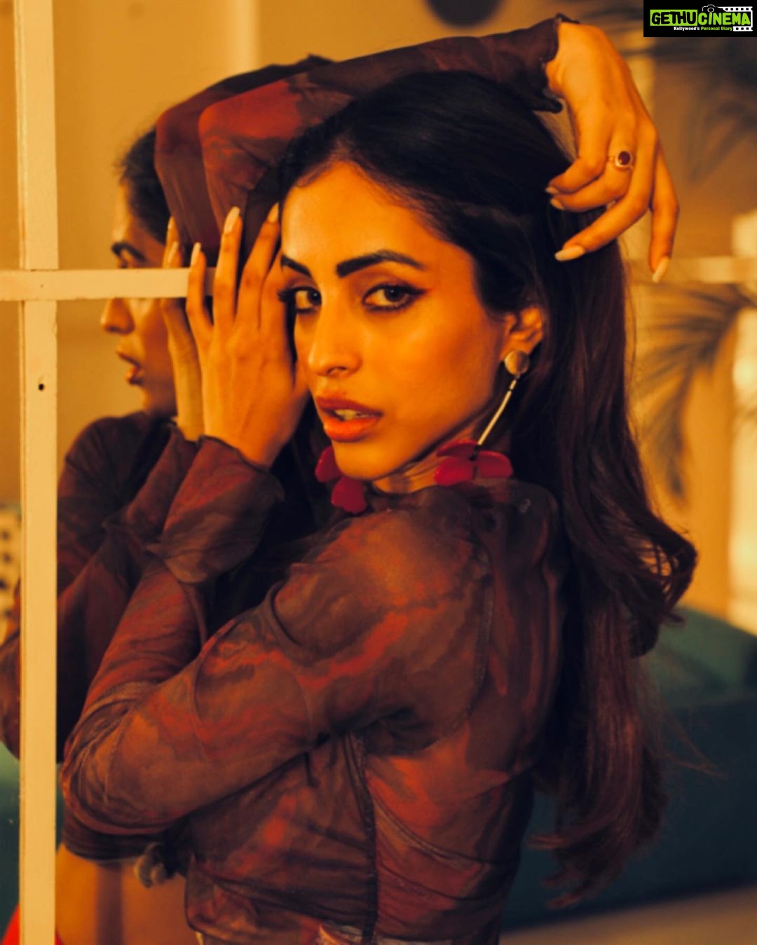 Priya Banerjee - 13.7K Likes - Most Liked Instagram Photos