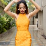 Priya Banerjee Instagram – 🌅🌧️🧡

📸 @framingframesbyps 
HMUA @makeupbychanch 
Styled by @izhachaudhry @hausizha 
Earrings @upakarna