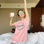 Priya Banerjee Instagram - Minutes after I stuffed my face with Chole Kulche n Amritsari chai 🫖🤤🫠 #happyme 💙