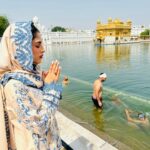 Priya Banerjee Instagram - Ik Onkar 🪯 #gratitude 🙏🏻 Golden Temple, Amritsar, India
