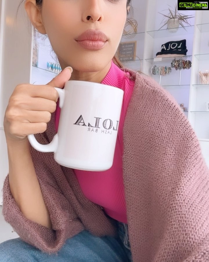 Priya Banerjee Instagram - @lolalashbar 💕 Lola Lash Bar - Crowfoot