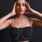 Priya Banerjee Instagram - Filmfare 🖤 📸 @pushkar_soni4777 @framingframesbyps HMUA💄 @makeupbychanch Styled by @hetvigindra @styleby_hetvigindra Outfit @ranbirmukherjeeofficial Jewellery @the_jewel_gallery Assisted by @shalu_jaiswani @dhwanivithalani_22 @nijhawankarnika