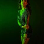 Priya Banerjee Instagram - 🦚🥂💚 📸 @montypanesarphotography HMUA @chanchalkataria09 @makeupbychanch @komal_abhang Styled by @styleby_hetvigindra @hetvigindra Outfit @nikhitatandon Assisted by @shalu_jaiswani