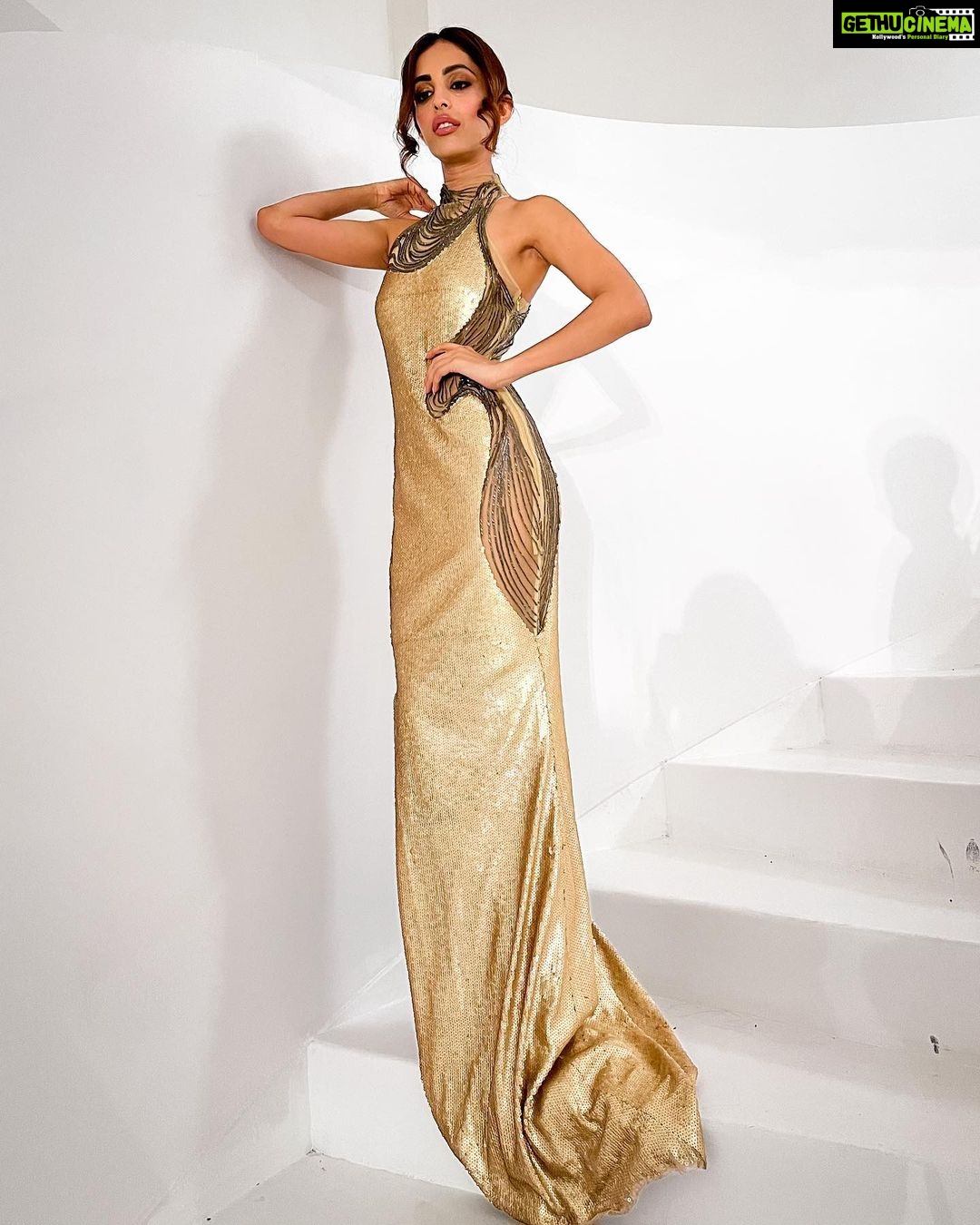 Priya Banerjee Instagram - About last night π€ For the launch of the new Mumbai flagship store by Gaurav Gupta couture π€ #shunya Wearing the one and only @gauravguptaofficial π€ Hair n makeup by my fav @makeupbychanch π πΈ @framingframesbyps