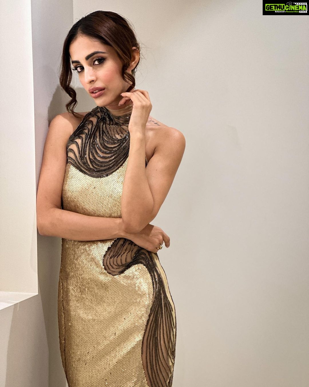 Priya Banerjee Instagram - About last night π€ For the launch of the new Mumbai flagship store by Gaurav Gupta couture π€ #shunya Wearing the one and only @gauravguptaofficial π€ Hair n makeup by my fav @makeupbychanch π πΈ @framingframesbyps