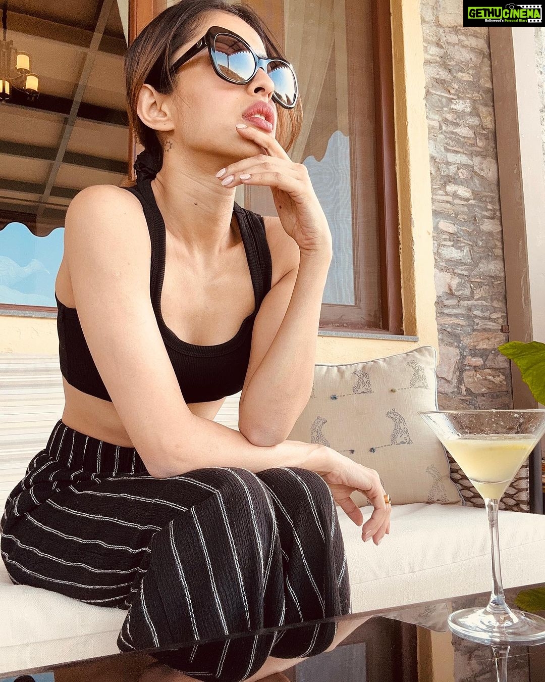 Priya Banerjee Instagram - Sometimes the best therapy is to be around nature ππΏπ΄π Chunda Shikar Oudi