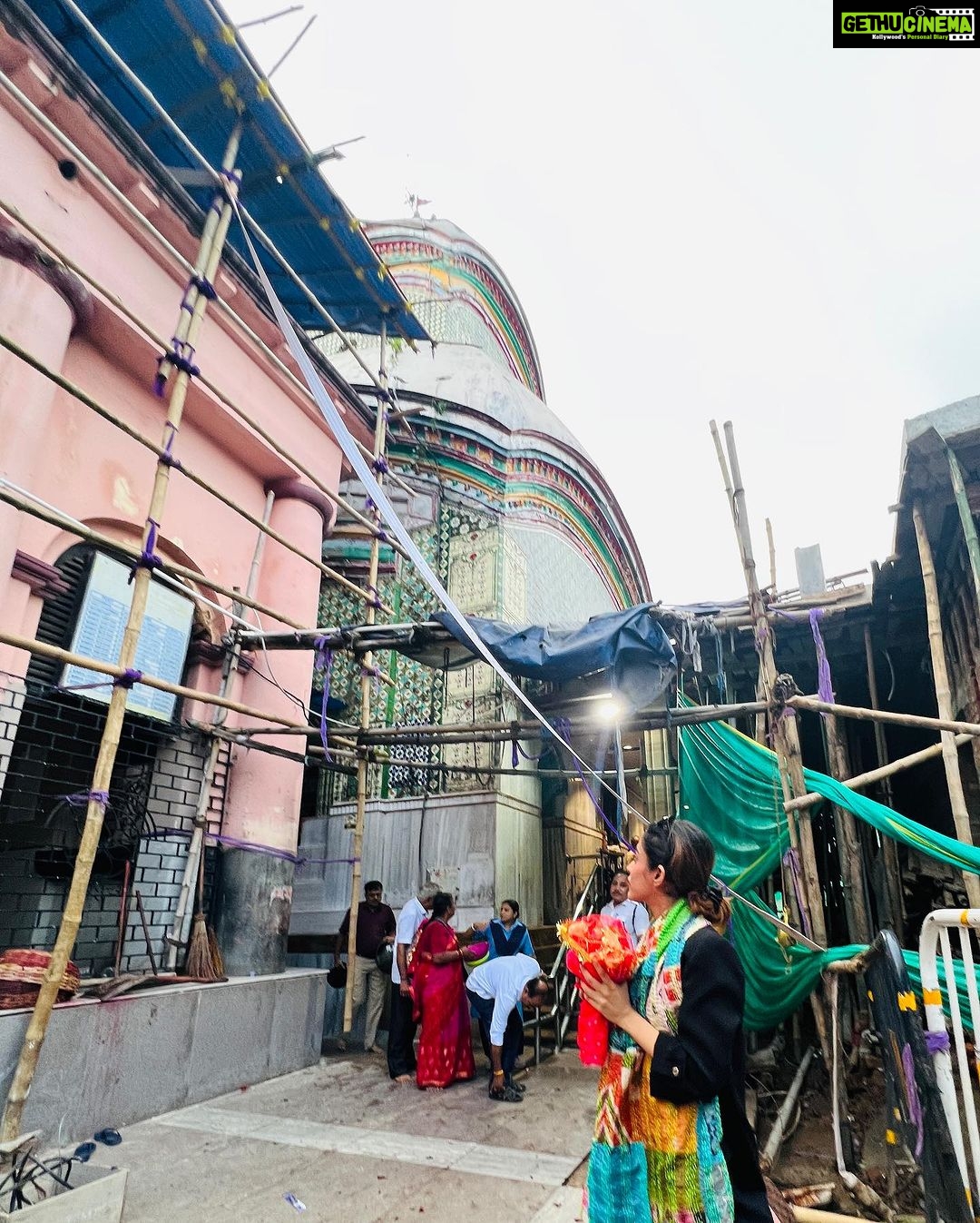 Priya Banerjee Instagram - What a powerful and surreal experience. Thank you for having us Maa. Joy Maa 🌺❤️ #kalighat 🙏🏻 Kalighat - কালীঘাট