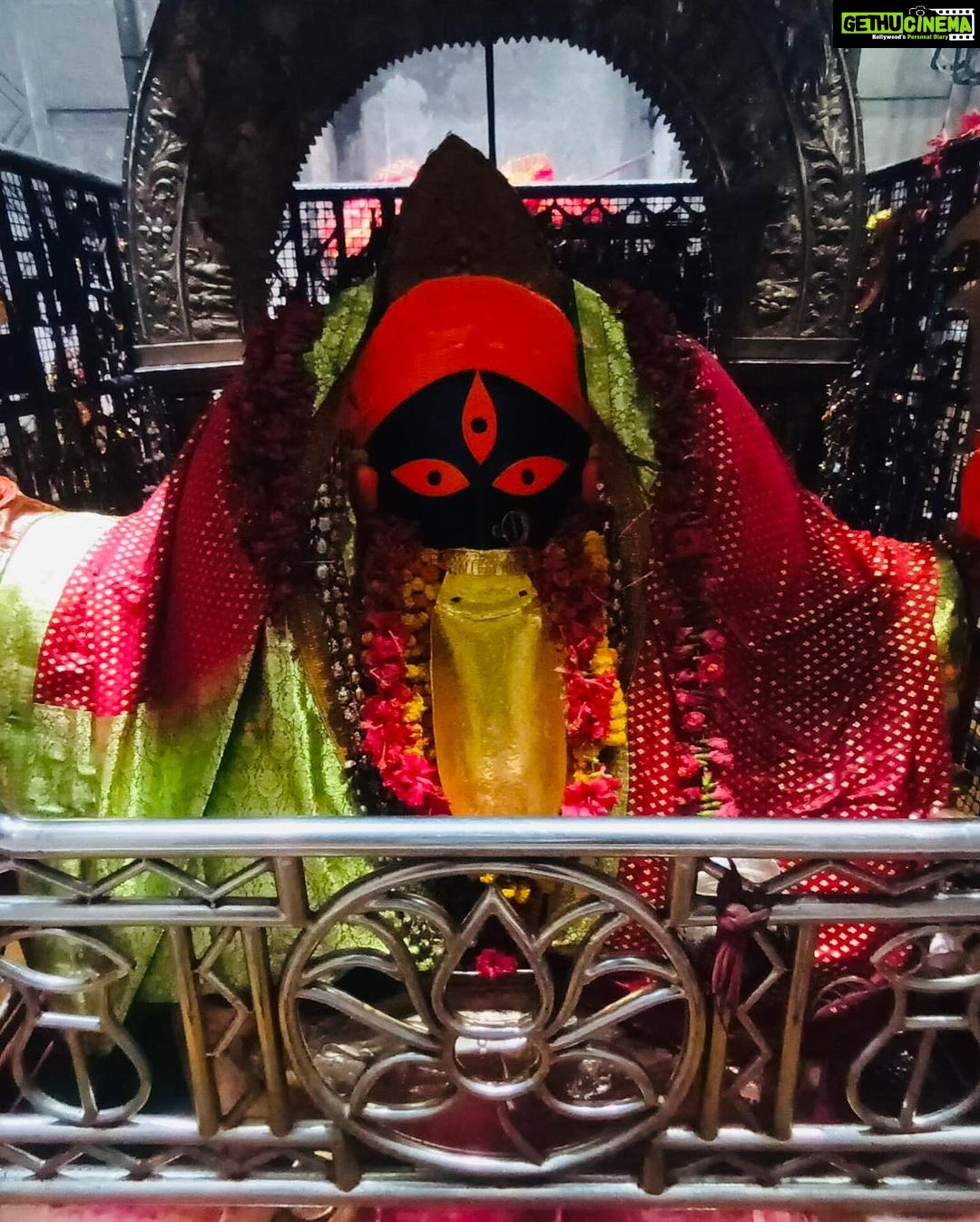 Priya Banerjee Instagram - What a powerful and surreal experience. Thank you for having us Maa. Joy Maa 🌺❤️ #kalighat 🙏🏻 Kalighat - কালীঘাট
