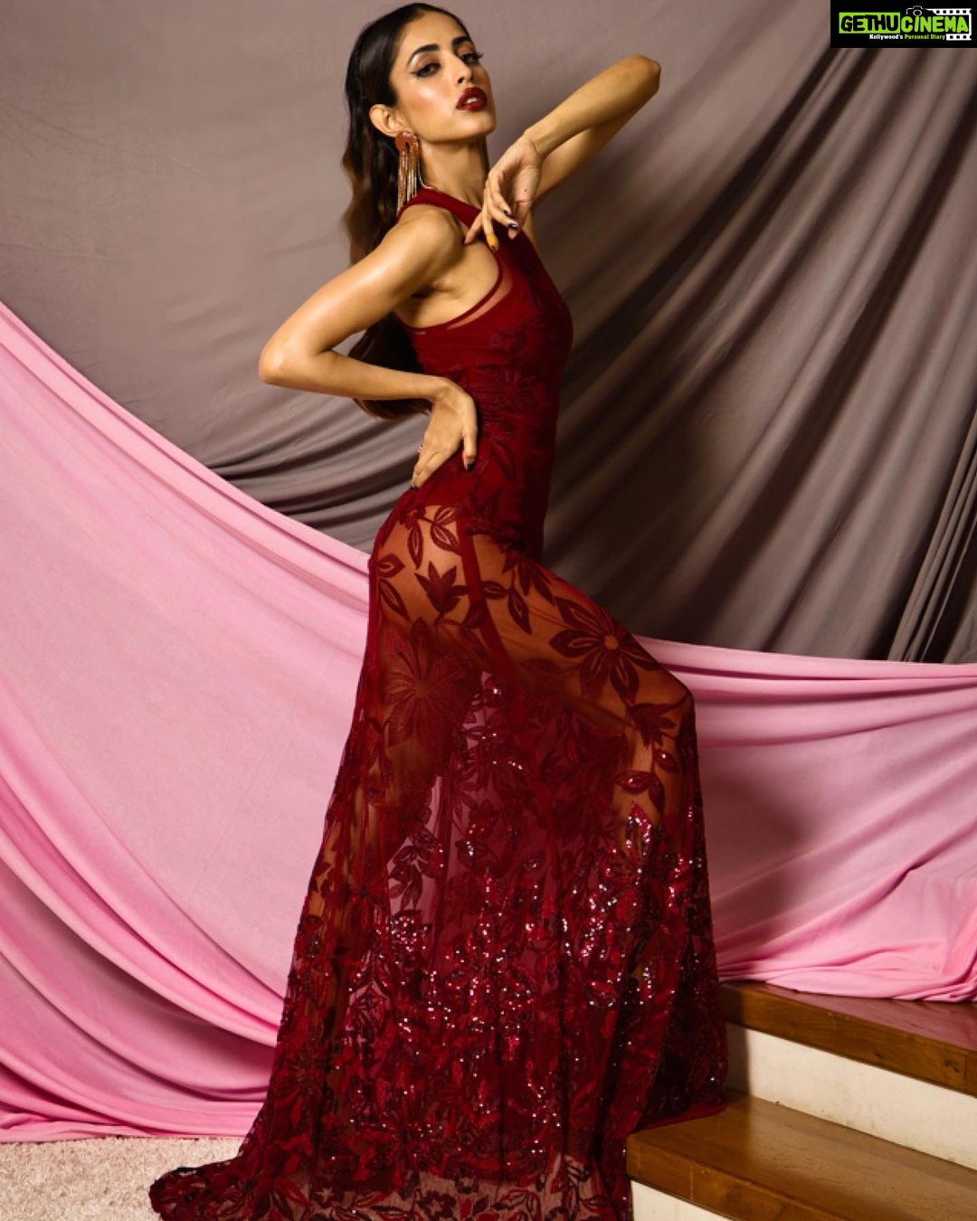 Priya Banerjee - 16K Likes - Most Liked Instagram Photos
