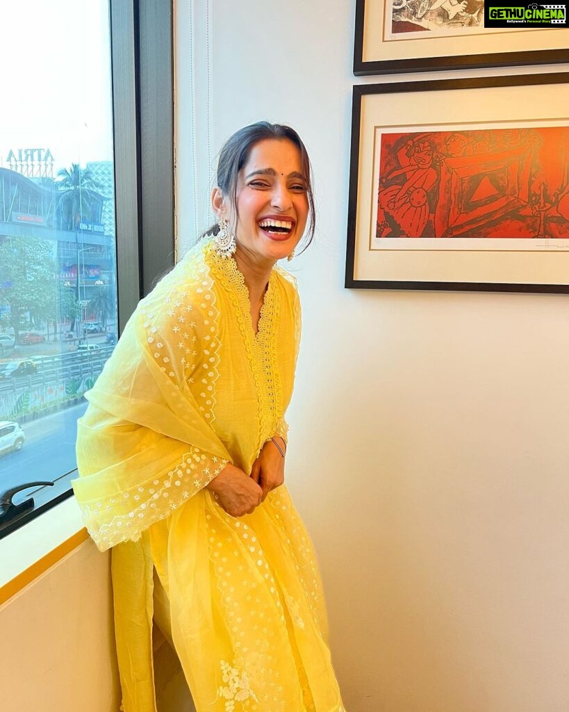 Priya Bapat Instagram - Brightening your feed 💛 #diwali #happy #yellow