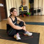 Priya Bapat Instagram - Here's your Monday motivation! Now go crush it at the gym! 🏋🏻‍♀️😄