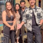 Priya Bapat Instagram - आजपासून येतोय तुमच्या भेटीला त्यामुळे तुम्ही पण जर तरचे विचार करू नका आणि लगेच तिकीट बुक करा! Link in bio! #jartarchigoshta #jtg #priyaumesh #marathiplay #drama #5August #comingsoon