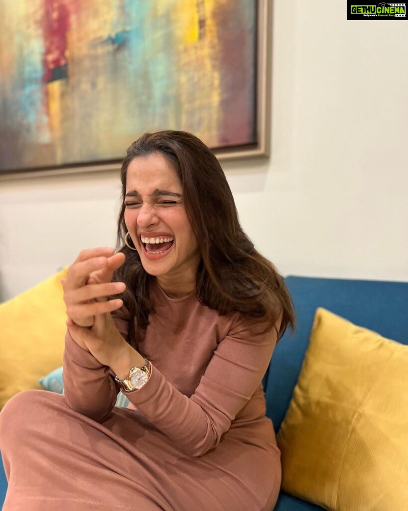 Priya Bapat Instagram - Real candid or fake candid ? Guess ?? Either way, the point is to just laugh 😄