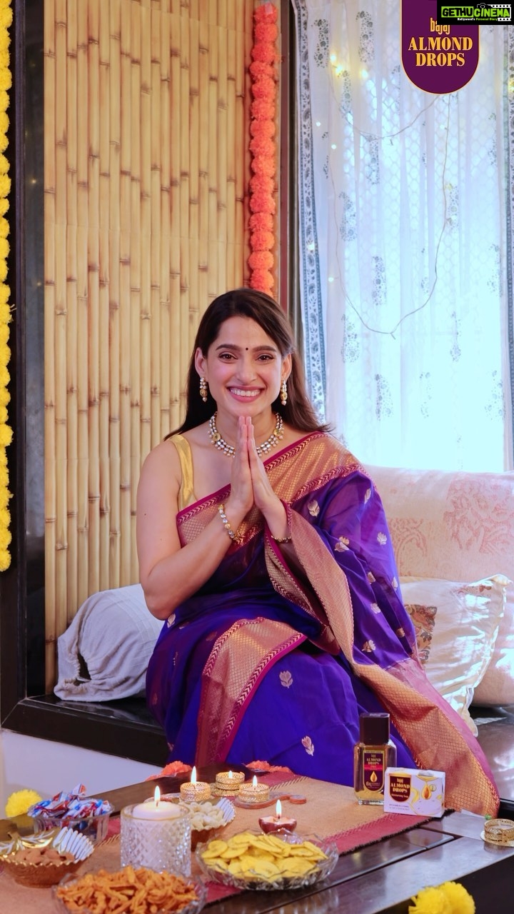 Priya Bapat Instagram - Give your Abhyanga Snan an auspicious start with a fantastic offer by @bajajalmonddrops ! Get a 40gm Bajaj Almond Drops Moisturising Soap free with 95ml bottle of Bajaj Almond Drops Hair Oil! Get this limited-period offer at your local store! Check it out! #AD #Superfoodforsuperyou #bajajalmonddrops #BajajAlmondDrops #AlmondNourishment #BanjaToofani #AlmondNourishment #HairfallReduction #AlmondOil #VitaminE #NonSticky #BajajAlmondDropsHairOil #SuperfoodForSuperHair #BanjaToofani #almondoil #vitamine #bajajproducts #Bajajhairoil #mesmerisingfragrance #fallinlove #Abhyangasnan #bajajalmonddropssoap