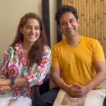 Priya Bapat Instagram - 17 जुलैला काय आहे ठाऊक आहे का? काही तरी आहे, हे नक्की! #comingsoon #announcement #17july #instalive