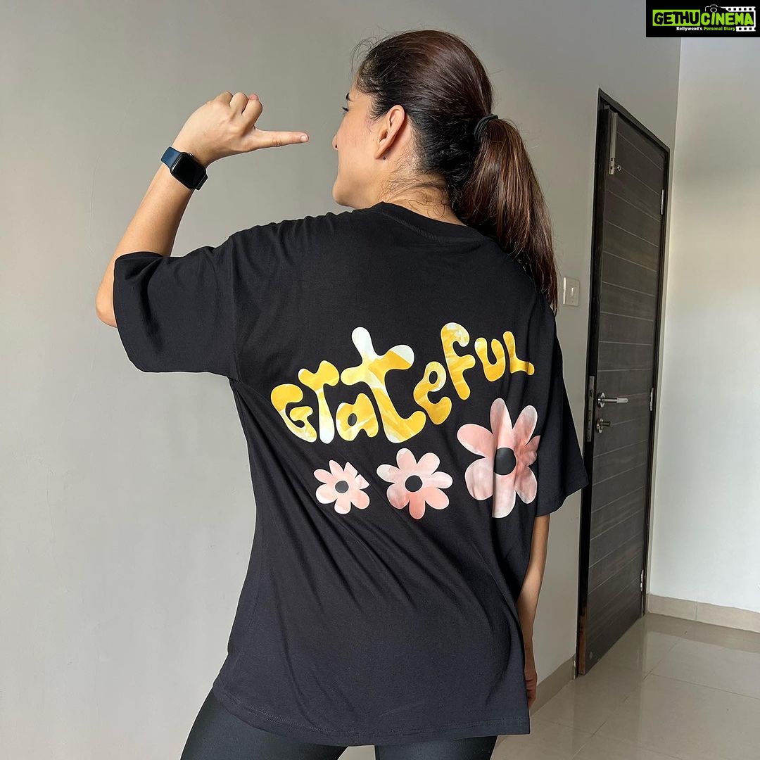 Priya Bapat Instagram - Embracing every day with a heart full of gratitude 🌸 🌼 Thank you, Prajakta @mostlysane for this beautiful reminder of the love that surrounds us! 💕 #mostlysanemerch