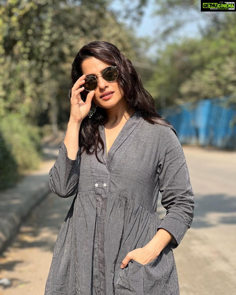 Priya Bapat Instagram - Sun kissed and all ☀ 🌻 Outfit @sawenchi
