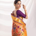 Priya Bapat Instagram - मराठमोळा साज ❤️❤️ For @kohinoorgrouppune Saree @navinyas_handloom Styled @bapatshweta Make up @saurabh_kapade Hair @nilampatel12 📸 @vijaypowarphotography