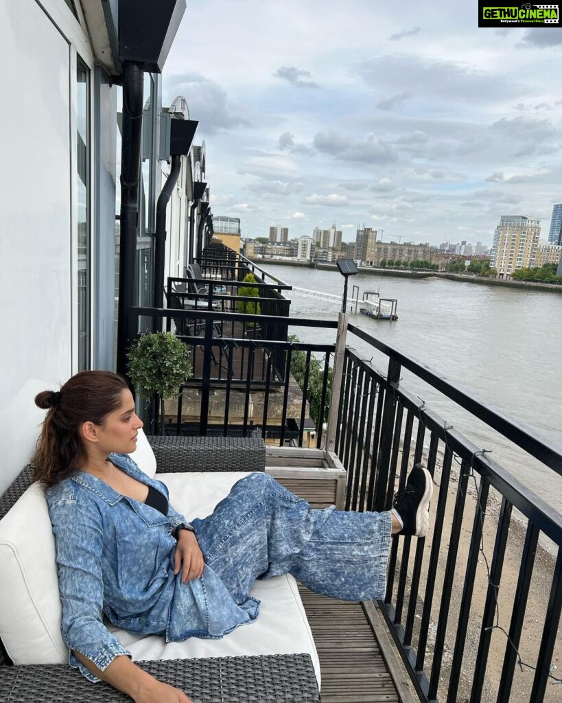 Priya Bapat Instagram - Morning in London used to be this ❤️ Back home Mumbai ❤️ Missed home then, now missing London.