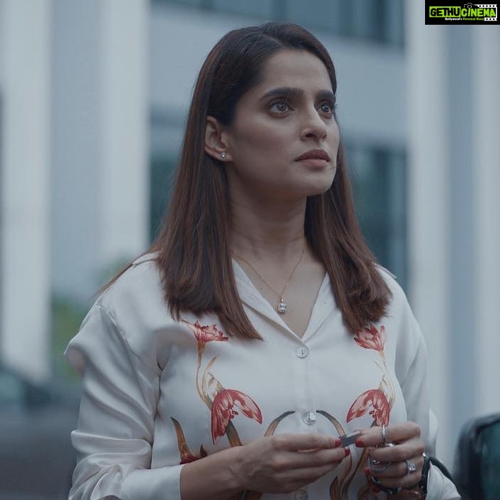 Priya Bapat Instagram - Me looking at people who haven’t watched Rafuchakkar yet 😂 #Rafuchakkar All episodes streaming Now @officialjiocinema