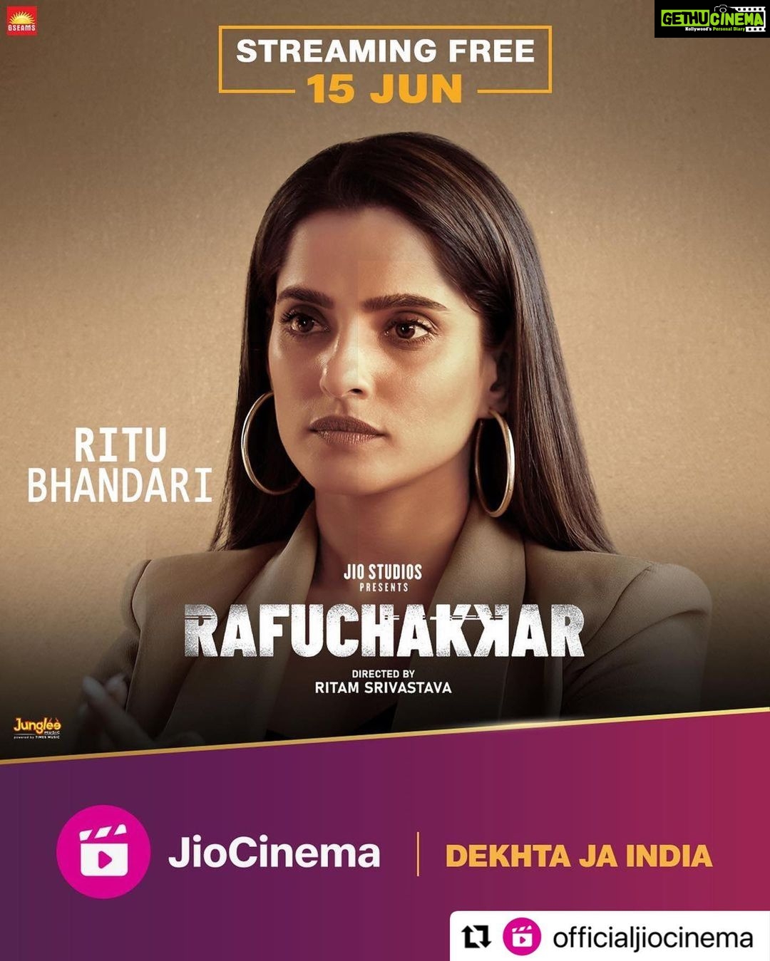 Priya Bapat Instagram - Nahi bach payega ab koi con kyuki aa gayi hai Ritu Bhandari with her A-game on! 🤩 #RafuchakkarOnJioCinema streaming free, 15 June onwards. @manieshpaul @priyabapat @officialjiostudios jiocinema @akshapardasany @shirin_sewani @officialsushantsingh @vikramkochhar @aakashdahiya002 @gseamsak @arjunsbaran @kartiknishandar @ritams18 #Rafuchakkar #JioCinema #JioStudios #RafuchakkarOnJioCinema #JyotiDeshpande #ManieshPaul #PriyaBapat #AkshaPardasany