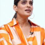 Priya Bapat Instagram - ‘Bade Ache Lagte Hain’ times with #PriyaBapat in conversation with Mirchi Plus RJ @rj_dnyaneshwari 🤌🌶 • • • • Can’t get over her soulful voice🎶🎤 For more, log on to www.mirchi.in @priyabapat #PriyaBapat #Celeb #artist #badeachelagtehain #trending #trendingreels #celebinterviews #mirchi #mirchiplus #itshot