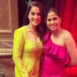 Priya Bapat Instagram - Happpyyyy birthday sai ❤️ @saietamhankar posting the picture we clicked on Girija’s birthday 😅🥰😘 Love! Have a fantastic year!