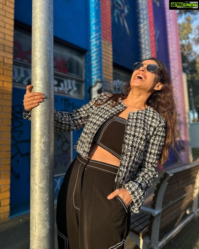 Priya Bapat Instagram - Last sunset in Melbourne ❤ Thank you for all the love, Australia! Can’t wait to come back home with a heart filled with gratitude ❤ Melborne,Australia.