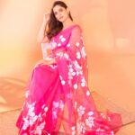 Priya Bapat Instagram - 💖 COD season 3 is streaming NOW @disneyplushotstar 📸 @tejasnerurkarr Saree @picchika Earrings @namasyajewellery @bapatshweta @saurabh_kapade @hairbymeghaa