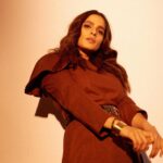 Priya Bapat Instagram - If Poornima Gaikwad was a model 🤎😄 📸 @tejasnerurkarr Outfit @recherche_in_you_ @saurabh_kapade @bapatshweta @hairbymeghaa #cityofdreams #season3 #26may