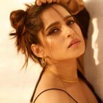 Priya Bapat Instagram - 🤎🤎🤎🤎 📸 @tejasnerurkarr Outfit @saangi_pret Jewellery @aaree_accessories @viralmantra @bapatshweta @saurabh_kapade @hairbymegha #cityofdreams #season3 #26thmay
