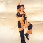 Priya Bapat Instagram - When life gets wacky, strike a pose😄 📸 @tejasnerurkarr Outfit @saangi_pret Jewellery @aaree_accessories @viralmantra @bapatshweta @saurabh_kapade @hairbymeghaa