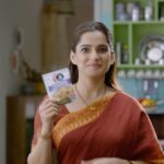 Priya Bapat Instagram - देसी चायनीजला का घाबरायचे? आता तुम्हाला हवं तेव्हा चिंग्स शेझवान फ्राईड राईस बनवणं सोप्या पद्धतीने ! #GharGharBanegaDesiChinese #ChingsDesiChinese #ChingsSecret #ILoveDesiChinese #schezwanfriedrice