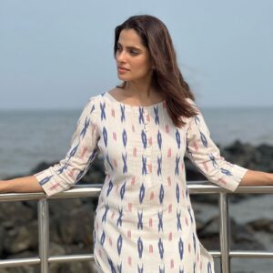 Priya Bapat Instagram - Poornima in season 3 
💔💖🔥
Best team behind these amazing looks 
Styling @aparna_shahstylist 
Make up @saurabh_kapade 
Hair @reshma_makeup_hairstylist