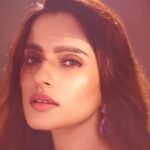 Priya Bapat Instagram - 💖 COD season 3 is streaming NOW @disneyplushotstar 📸 @tejasnerurkarr Saree @picchika Earrings @namasyajewellery @bapatshweta @saurabh_kapade @hairbymeghaa