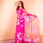 Priya Bapat Instagram - 💖 COD season 3 is streaming NOW @disneyplushotstar 📸 @tejasnerurkarr Saree @picchika Earrings @namasyajewellery @bapatshweta @saurabh_kapade @hairbymeghaa