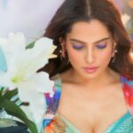 Priya Bapat Instagram - 🌸🌸🌸 📸 @tejasnerurkarr @marviza_official @parishrijewellery @bapatshweta @saurabh_kapade @hairbymeghaa #cityofdreams #season3 #promotion